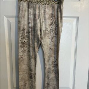 Simon Chang Beige and Black Leggings